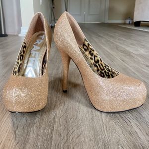 Gold Sparkly heels (NEW)